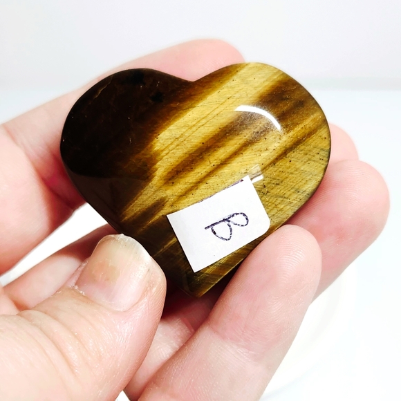 B Tigers Eye, heart, carving, Jungalow, rare, Quartz, crystals, Tarot, bohemian - Picture 3 of 5